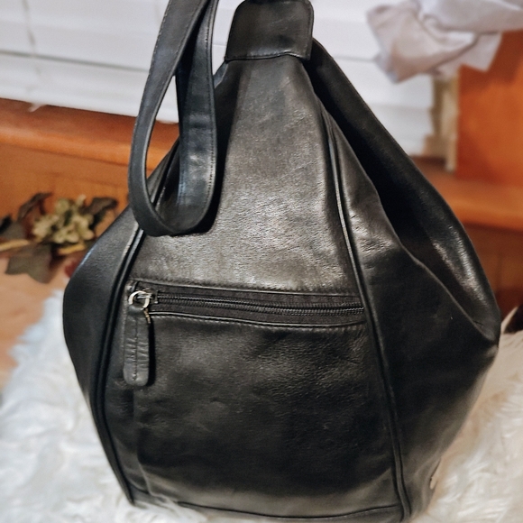 Tignanello Genuine Leather Sling - Picture 2 of 4